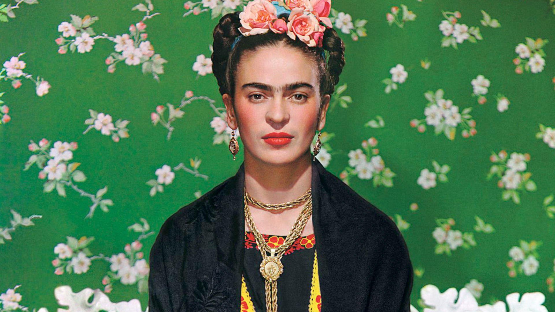 revlon trend frida kahlo editorial hero 16x9 alt1